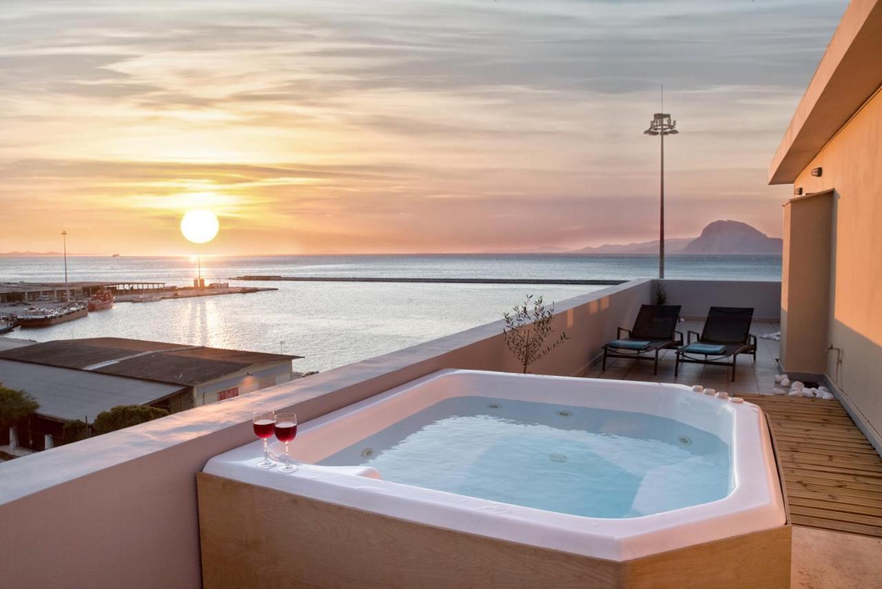 Majestic Penthouse In The Heart Of Patraアパートメント エクステリア 写真