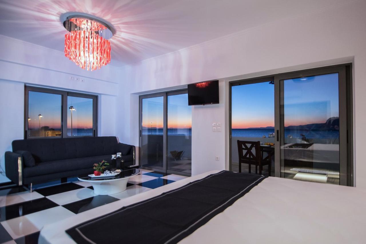 Majestic Penthouse In The Heart Of Patraアパートメント エクステリア 写真